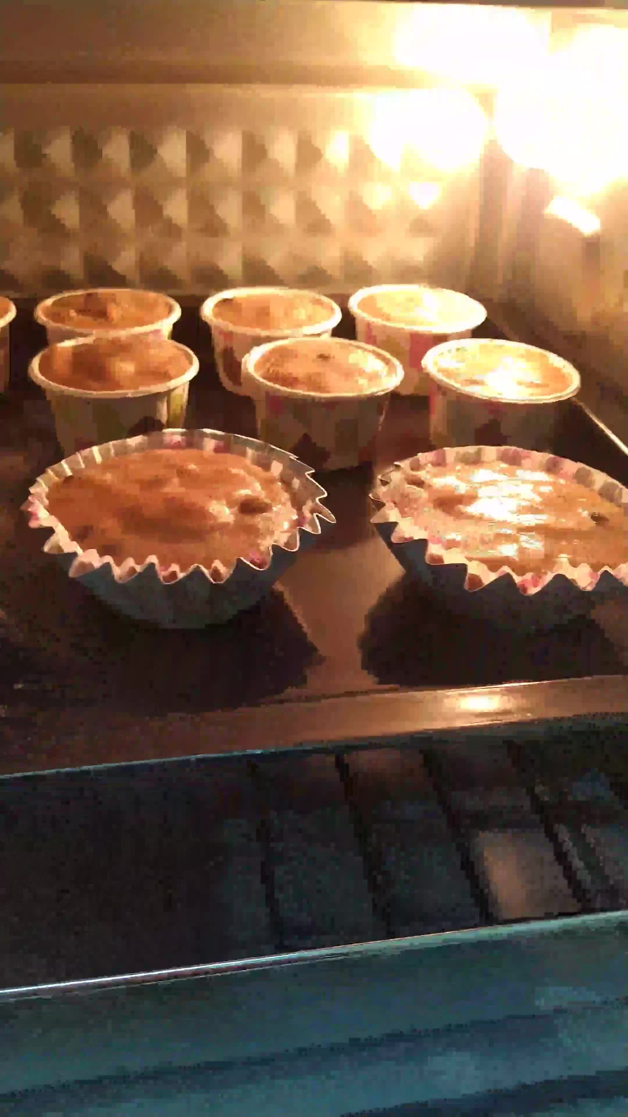 Foto langkah ke 3 dari resep Banana Muffin.