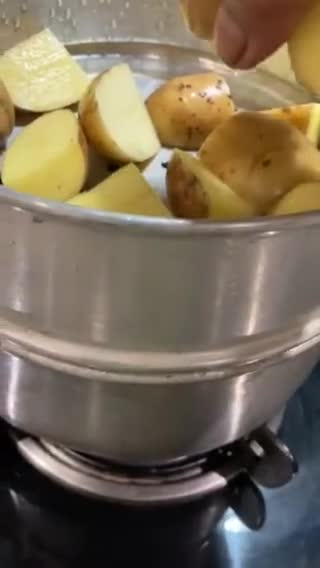 ख़स्ता आलू कचौड़ी(khasta aloo kachodi recipe in hindi) रेसिपी चरण 1 फोटो