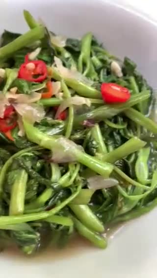 Foto langkah ke 2 dari resep Cah Kangkung sederhana.
