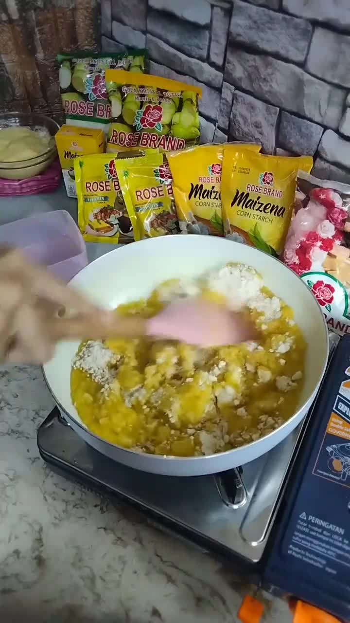 Foto langkah ke 2 dari resep (534) Soes Original (Vla Susu).