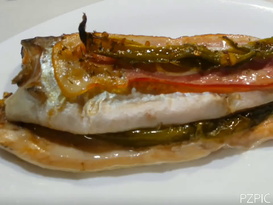 Foto del paso 4 de la receta: Trucha asada con bacon y pimiento