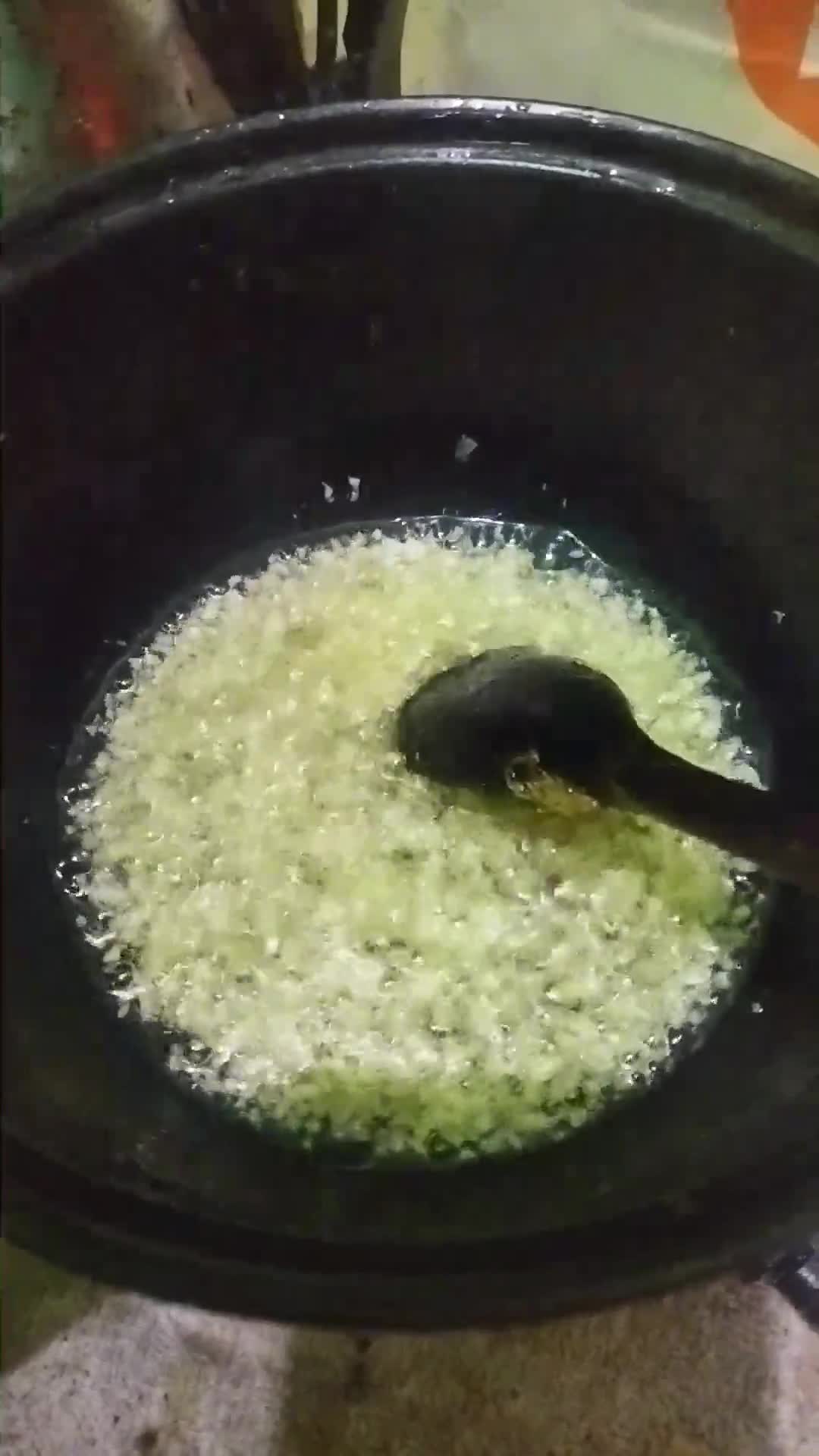 Foto langkah ke 6 dari resep Oseng Mercon Kacang Koro Ati Ampela.