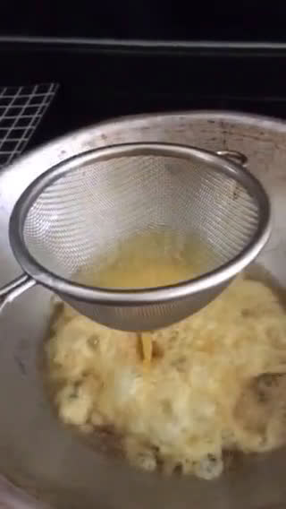 Foto langkah ke 1 dari resep Telor dadar krispy.