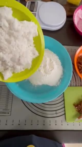 Foto langkah ke 3 dari resep Pohul-pohul Khas Tapanuli - Cemilan Dari Kelapa.