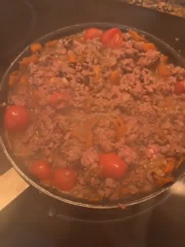 Foto del paso 5 de la receta: Boloñesa con cebolla caramelizada y tomate cherry