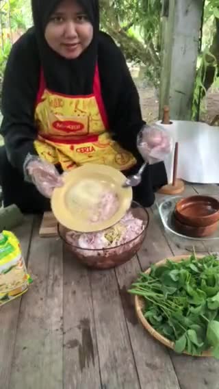 Gambar langkah 3 resipi Manok Pansoh Maggi.