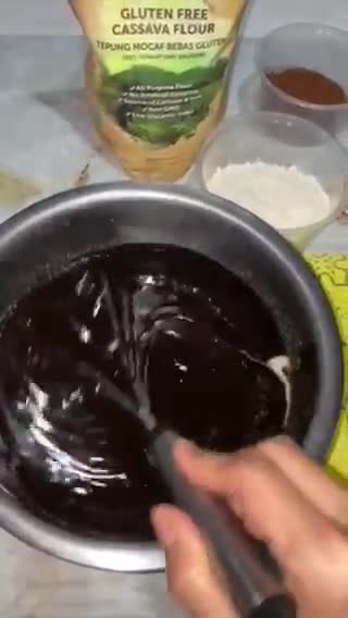 Foto langkah ke 3 dari resep Fudgy Brownies Gluten Free.