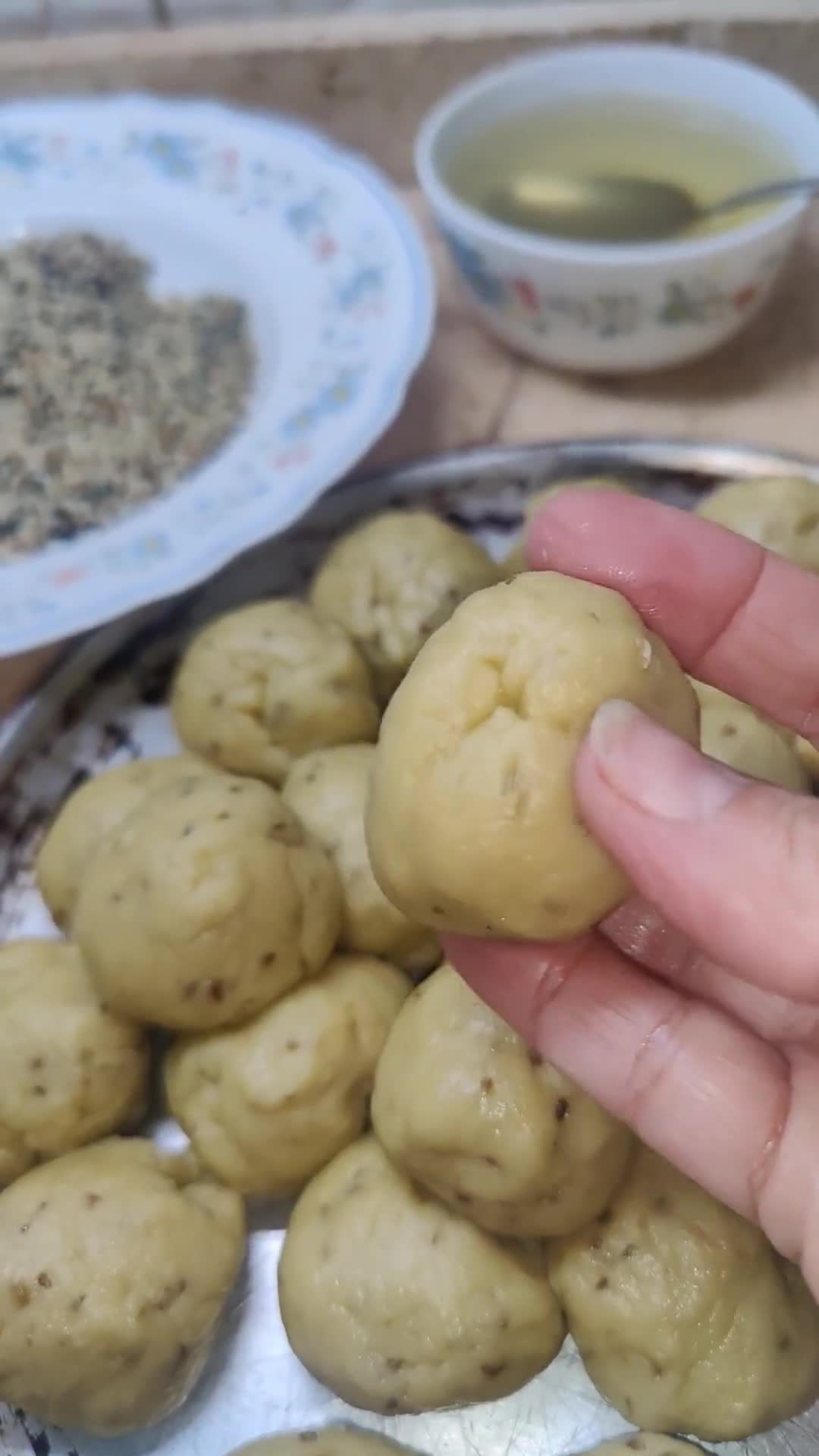 صورة لخطوة 3 من وصفة أساور الشمر و اليانسون المقرمشه