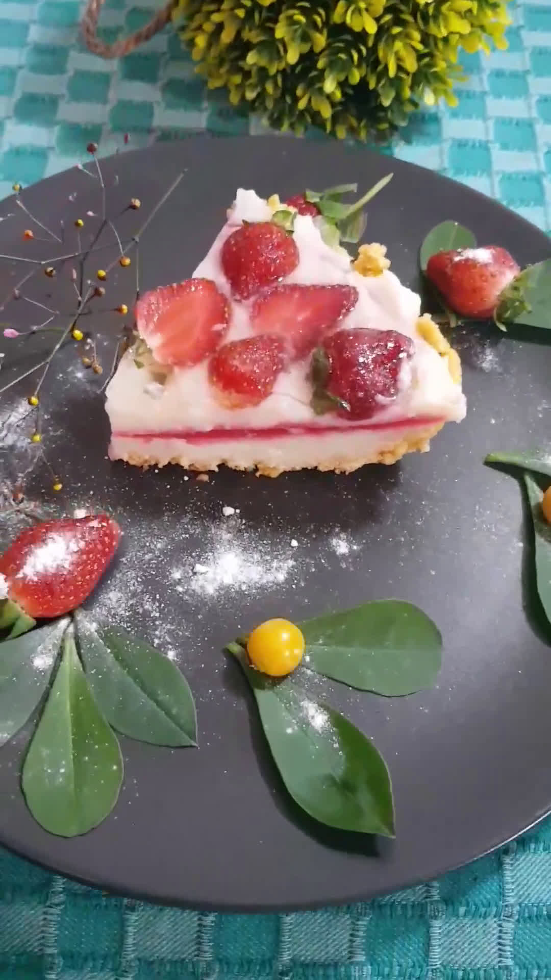 Foto langkah ke 6 dari resep Layered Stroberry Tart🍓.