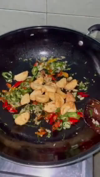 Foto langkah ke 2 dari resep Tumis Telur Puyuh dan Saputahu.