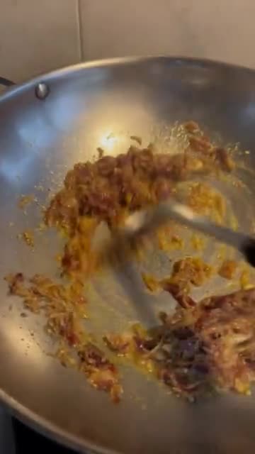 Gambar langkah 2 resipi Nasi goreng lada kering.