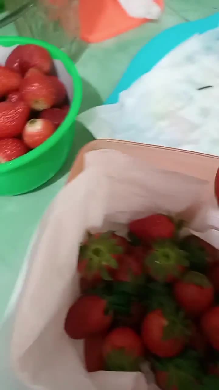 Foto langkah ke 5 dari resep Strawberry Shortcake.
