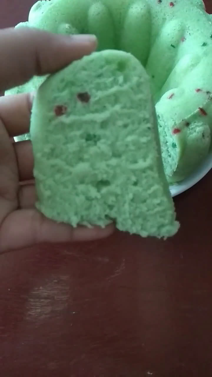 Foto langkah ke 5 dari resep Bolu Pandan Kukus 2 Telur.