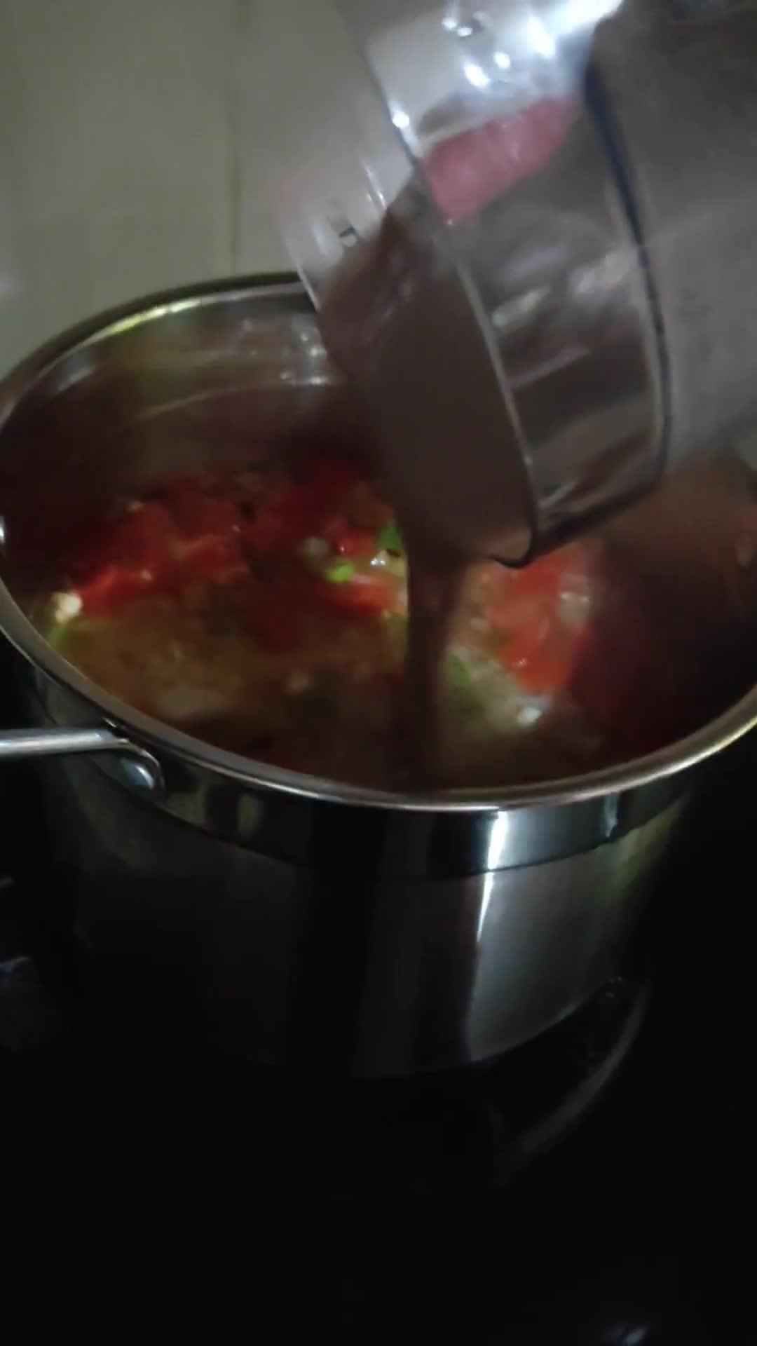 Foto langkah ke 7 dari resep Sup Krim Kacang Merah Sayap Ayam.