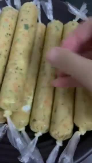 Gambar langkah 4 resipi Homemade sosej ayam.