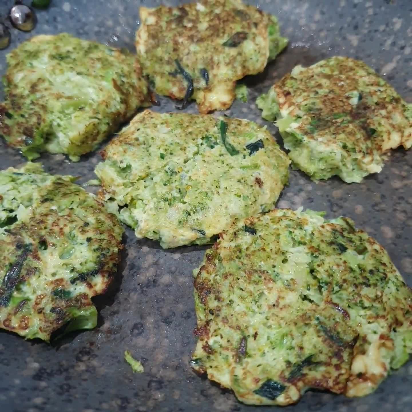 Foto del paso 3 de la receta: 🥦Bocaditos de brócoli y puerro🥦 ~ sin harinas ~
