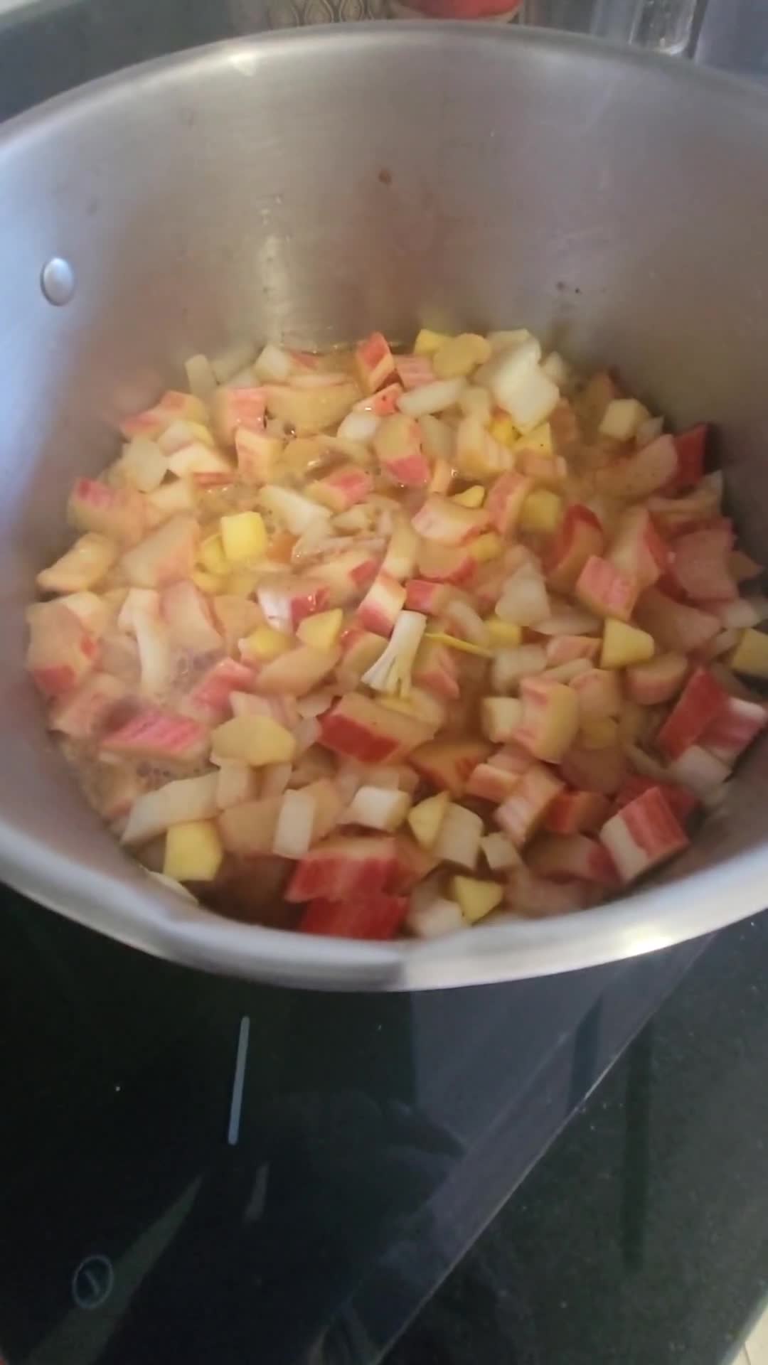 Foto del paso 3 de la receta: Chutney de ruibarbo y manzana