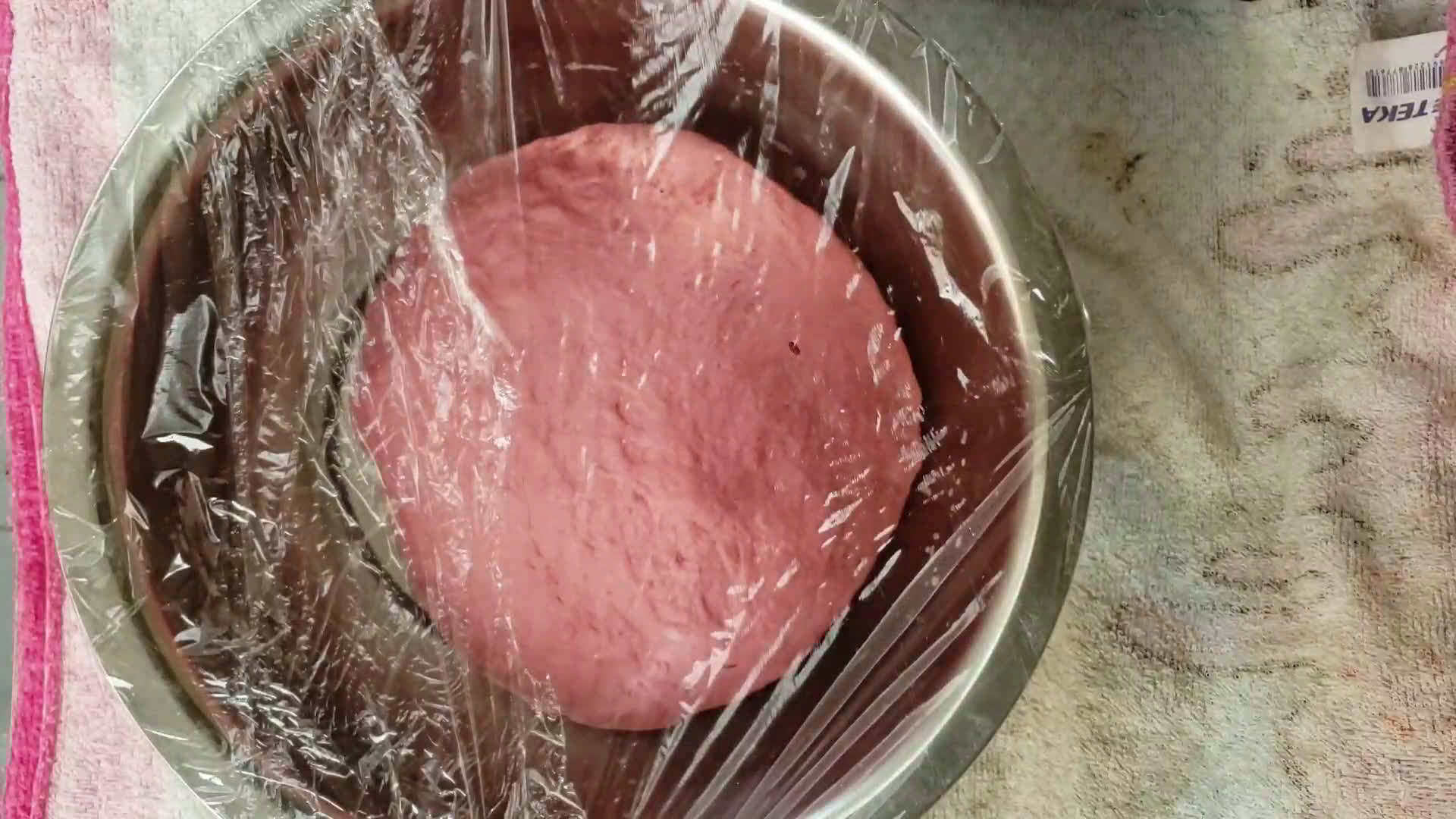 Foto del paso 3 de la receta: PAN ROSA 🌸| Pan de remolacha