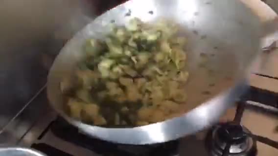 Foto del passaggio 5 della ricetta Orecchiette friarielli e stracciatella 🌷