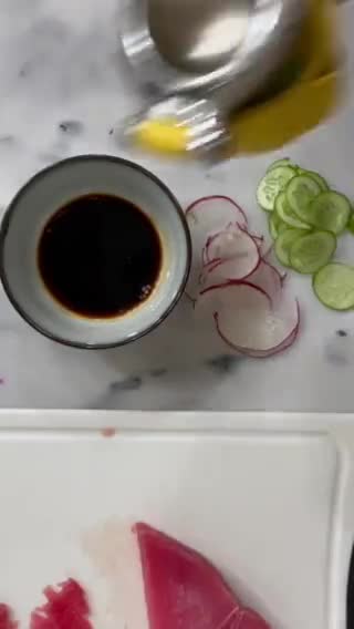Foto del paso 3 de la receta: Tostada de atún con un toque asiático