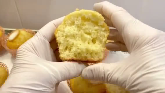 Foto del paso 15 de la receta: Magdalenas muy esponjosas!