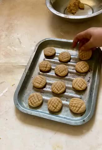 आटा बिस्कुट (aata biscuit recipe in hindi) रेसिपी चरण 8 फोटो