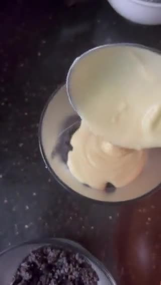 Hình bước làm 5 của món Cheesecake chanh dây không khuôn không lò