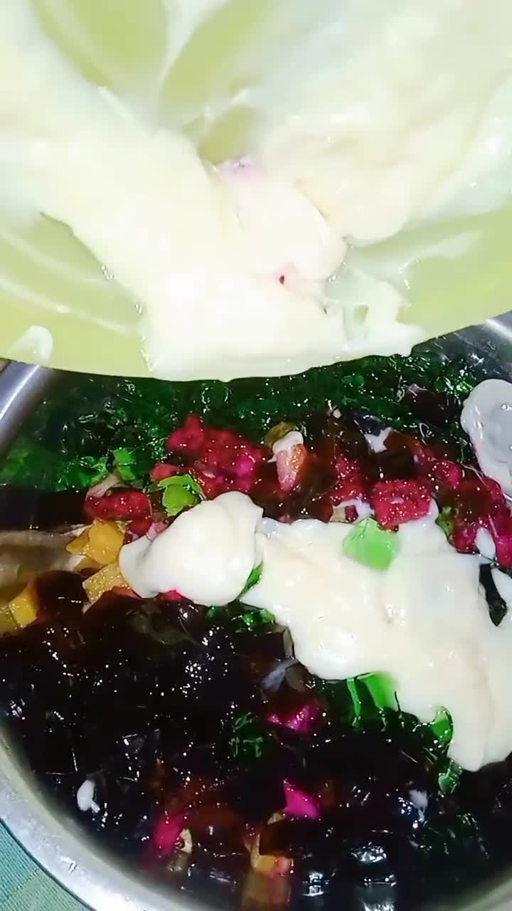 Foto langkah ke 7 dari resep Salad buah naga.