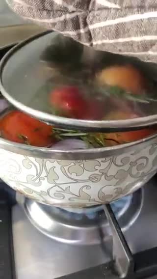 صورة لخطوة 1 من وصفة صوص البيتزا