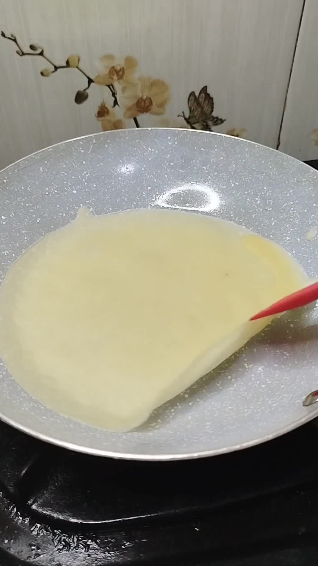 Foto langkah ke 4 dari resep Risoles Pisang Coklat Keju Segitiga.