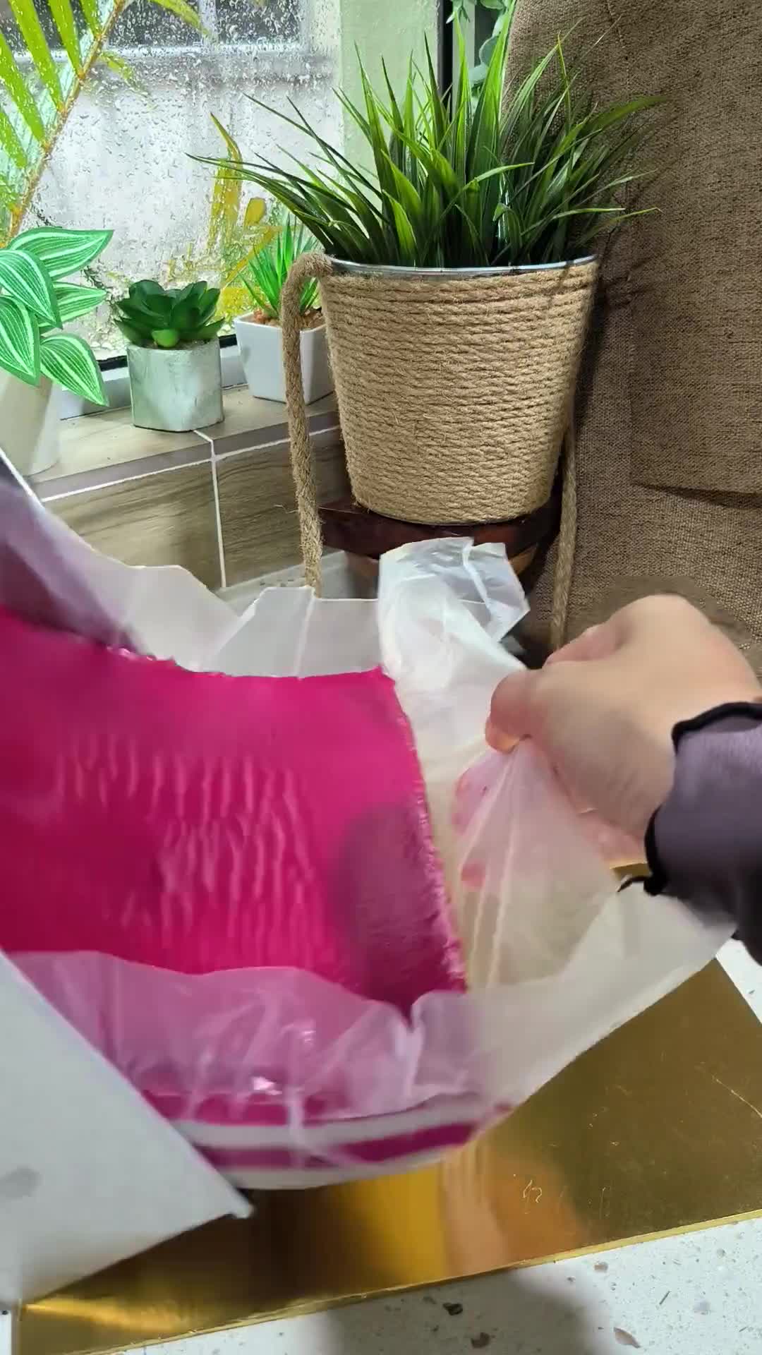 Gambar langkah 4 resipi Kuih lapis (sukatan cawan).