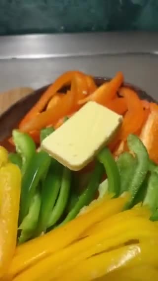 Foto del paso 2 de la receta: Pimientos 🫑 a la @Jauregrill con vino 🍷 blanco