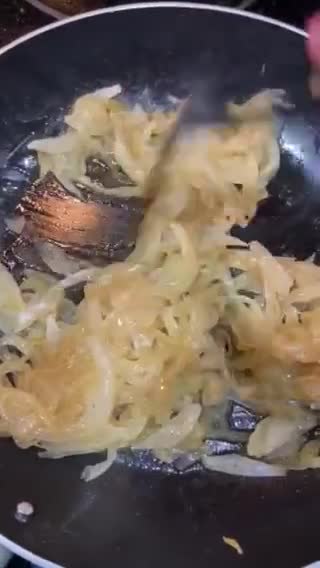 Foto del paso 6 de la receta: Coca de cebolla con bacon!
