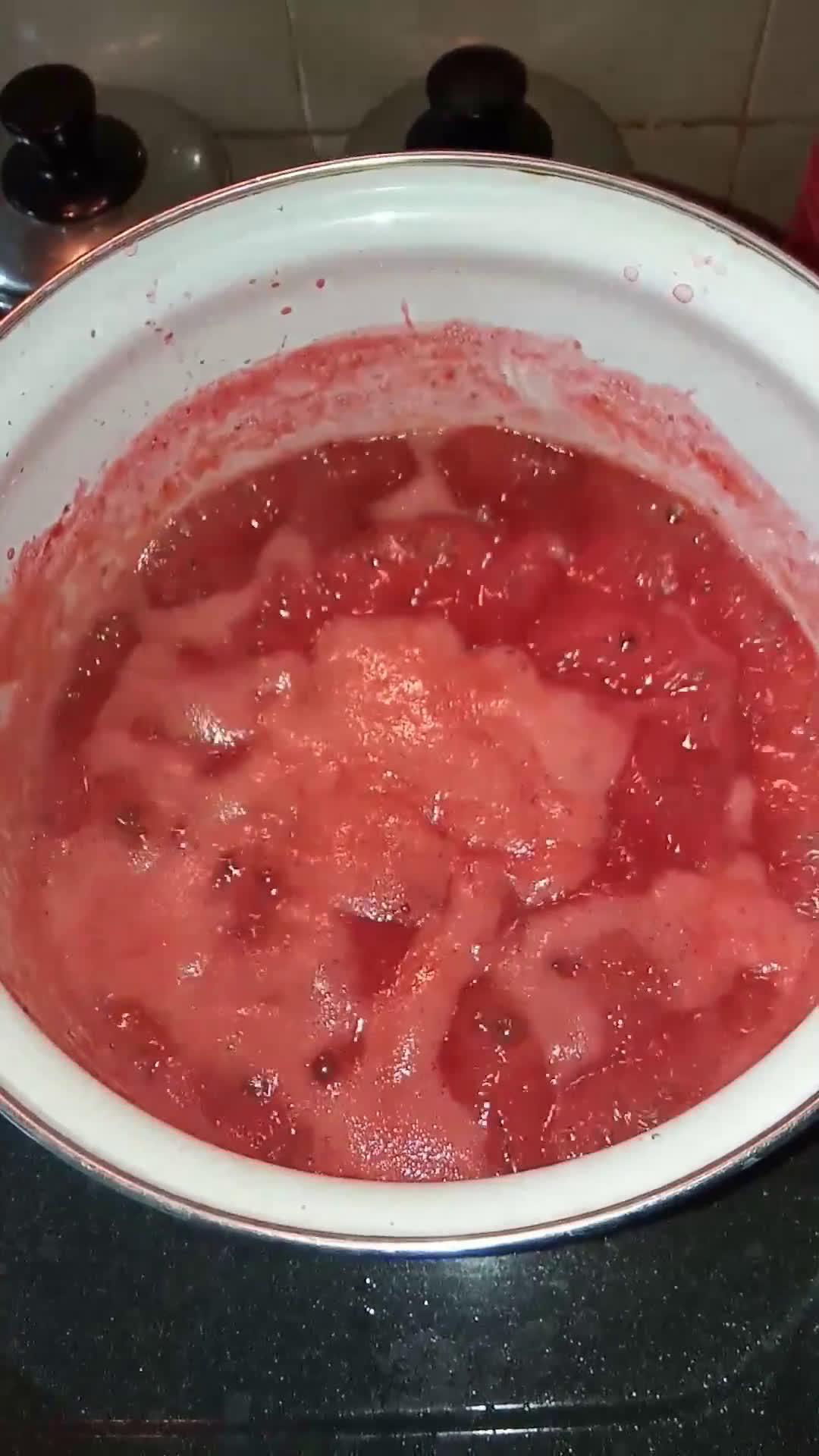 Foto langkah ke 4 dari resep Selai Strawberry Homemade.