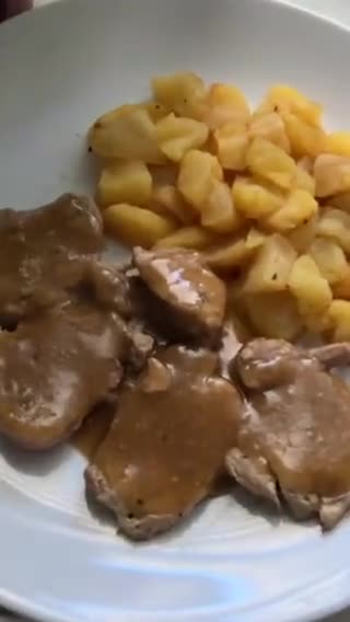 Foto del paso 11 de la receta: Solomillo de cerdo en olla exprés y compota de perelló