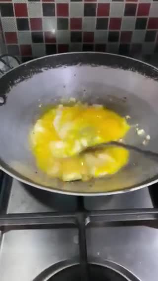 Foto langkah ke 1 dari resep Cah Sawi Putih Telur Udang.
