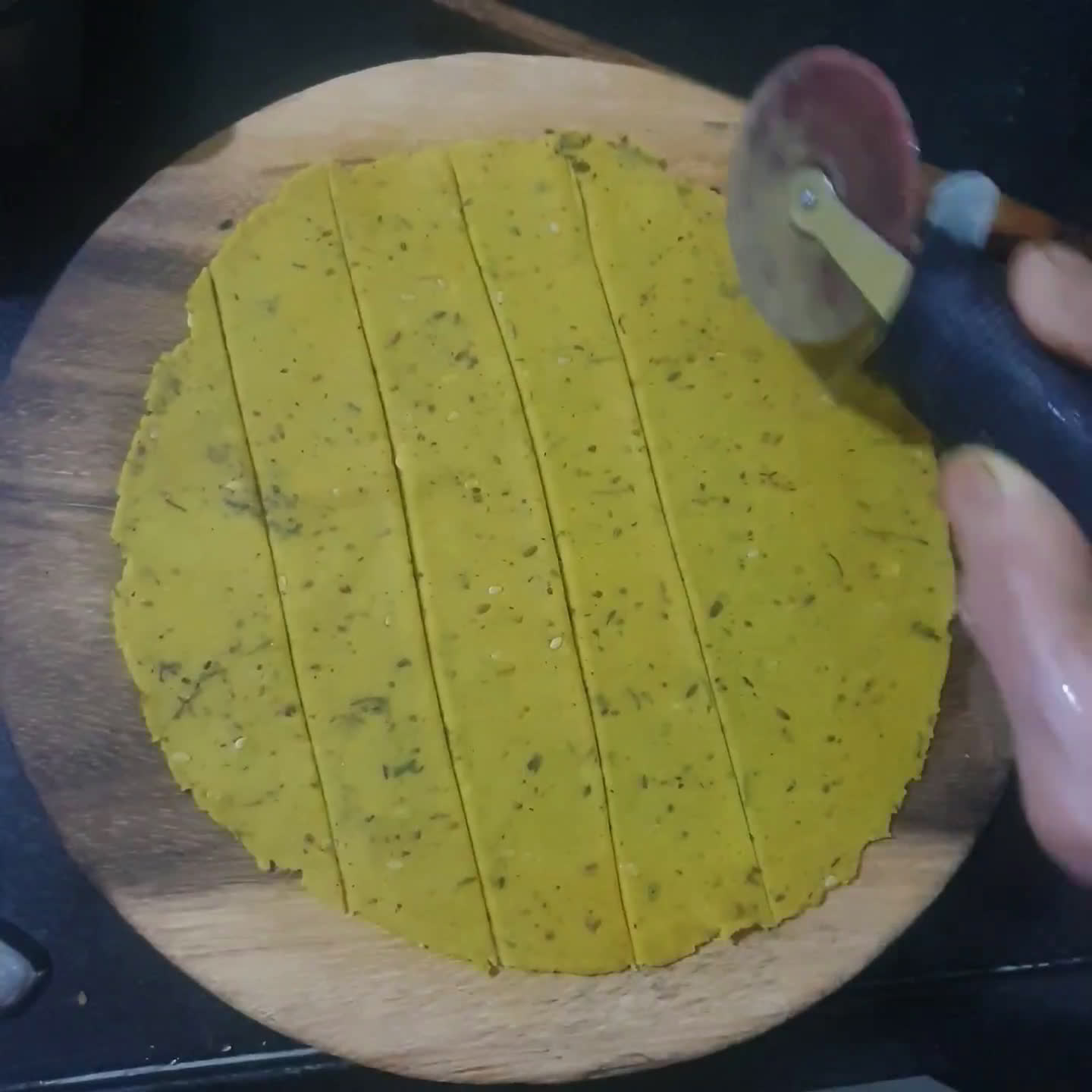 તીખા શક્કરપારા (Tikha shakrpara recipe in Gujarati) રેસીપી સ્ટેપ6ફોટો