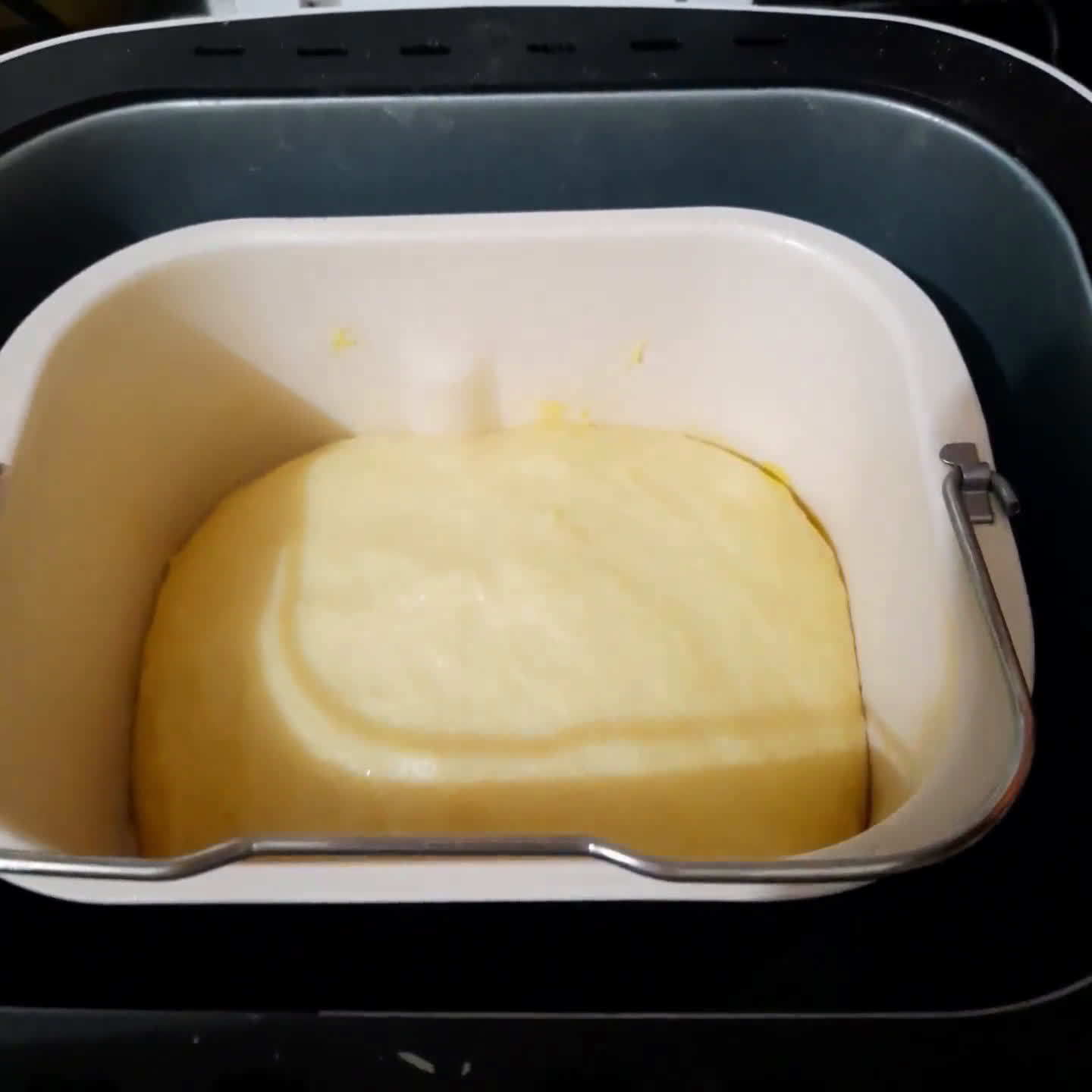 Foto langkah ke 3 dari resep Wool Roll Bread.