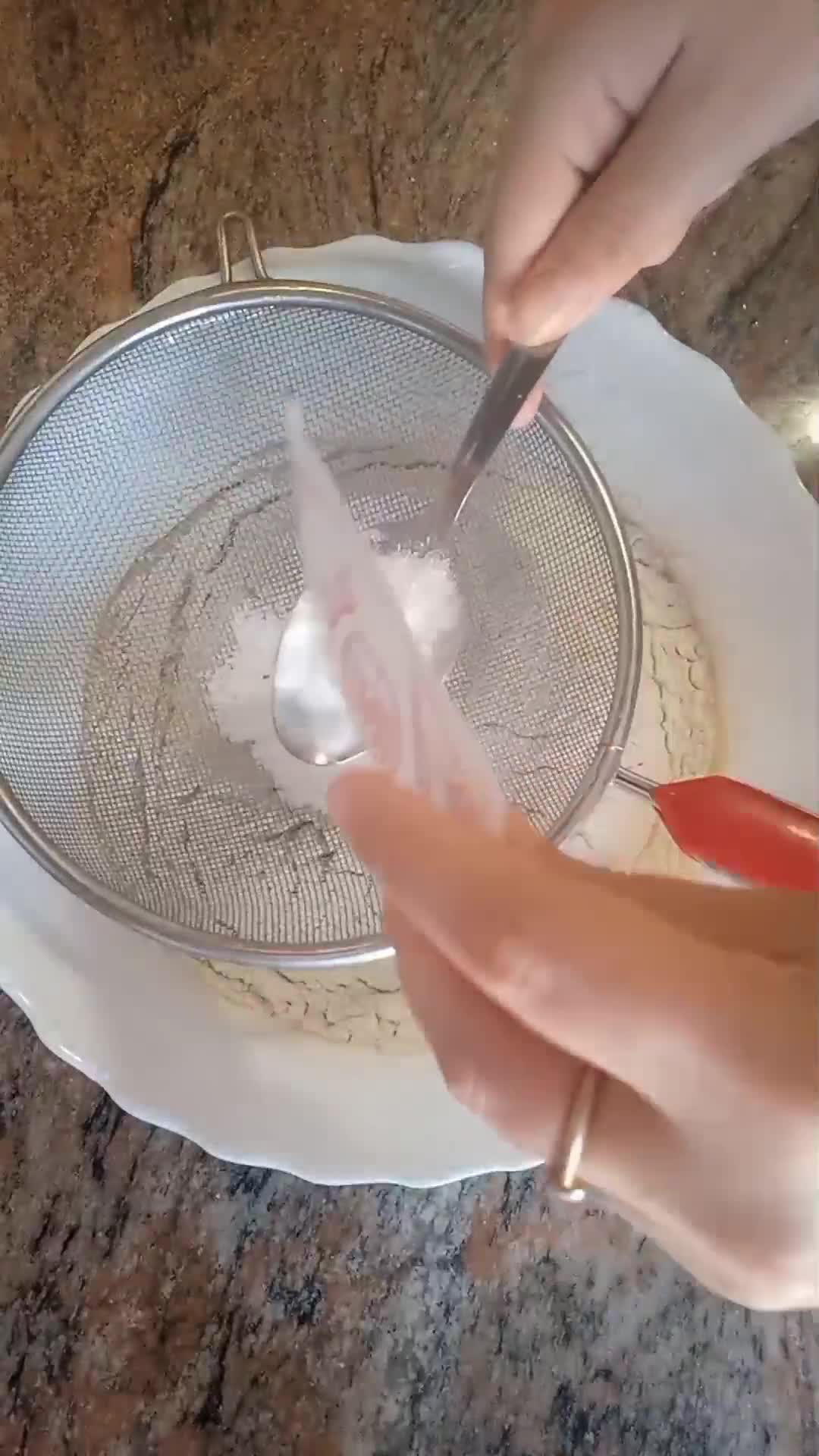 Foto del paso 2 de la receta: Torta marmolada con chocolate