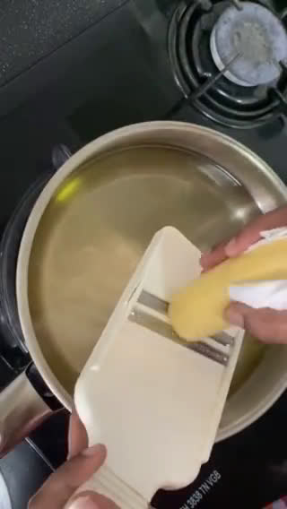 நேந்திரம் சிப்ஸ் ரெசிபி ஸ்டேப் 1 புகைப்படம்