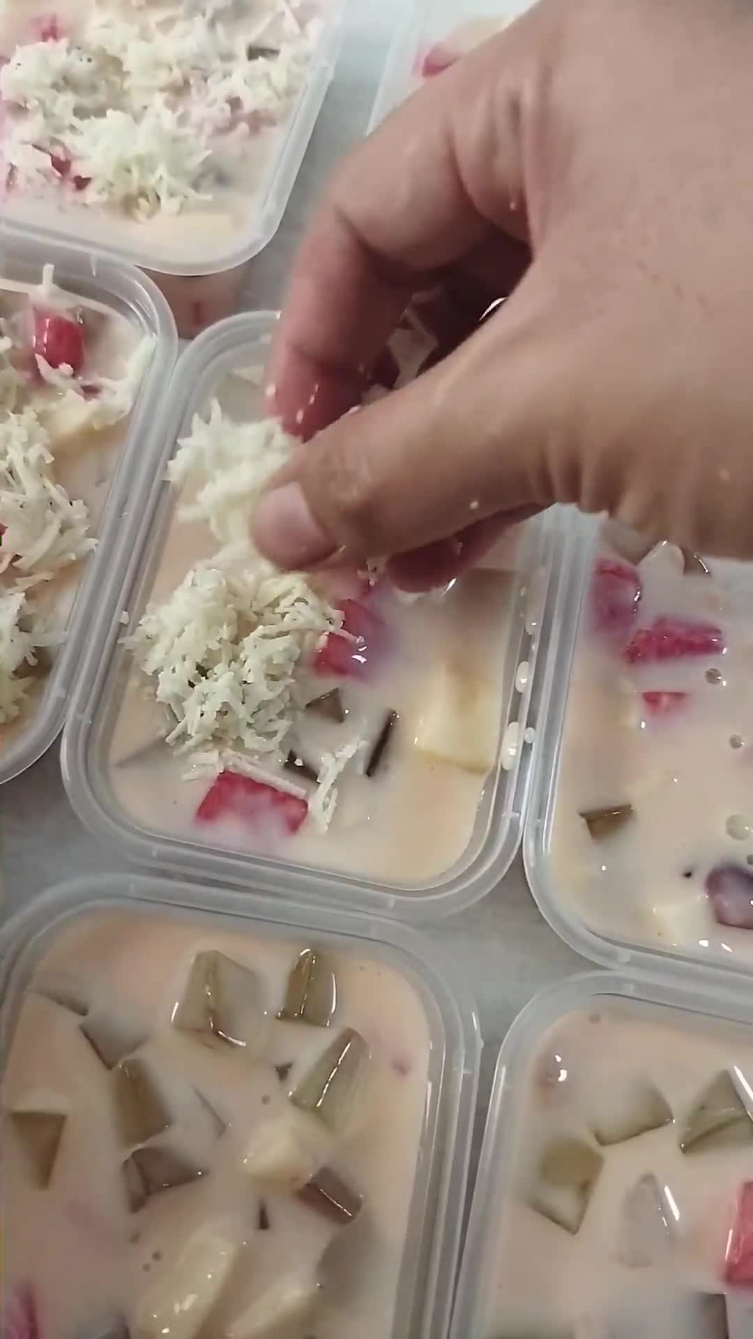 Foto langkah ke 7 dari resep Salad Buah Favorit.