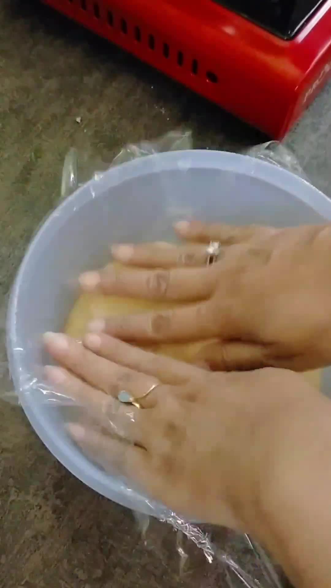 Foto langkah ke 5 dari resep Kue Soes Vla Salted Egg.