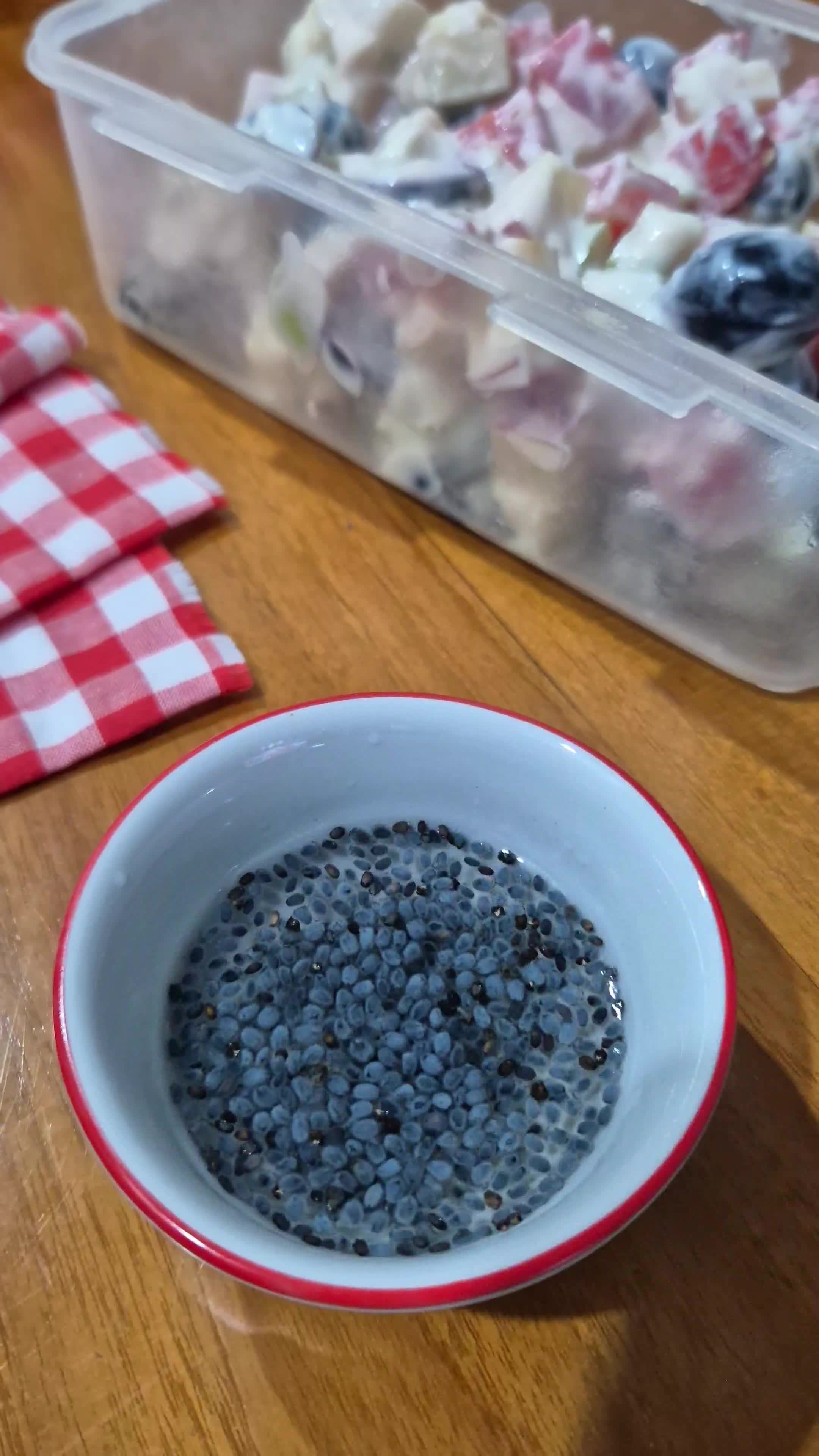 Foto langkah ke 3 dari resep Salad Buah Yogurt.