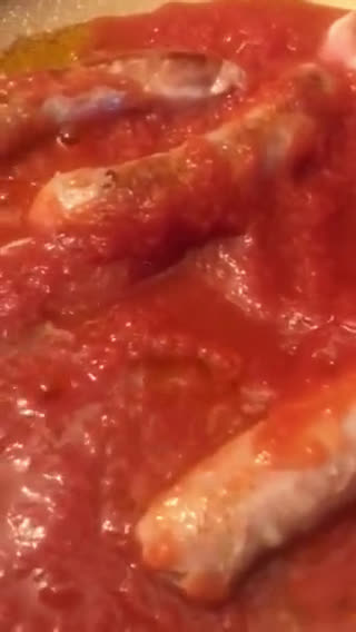 Foto del paso 3 de la receta: Longanizas frescas de Ontinyent, con tomate 🍅