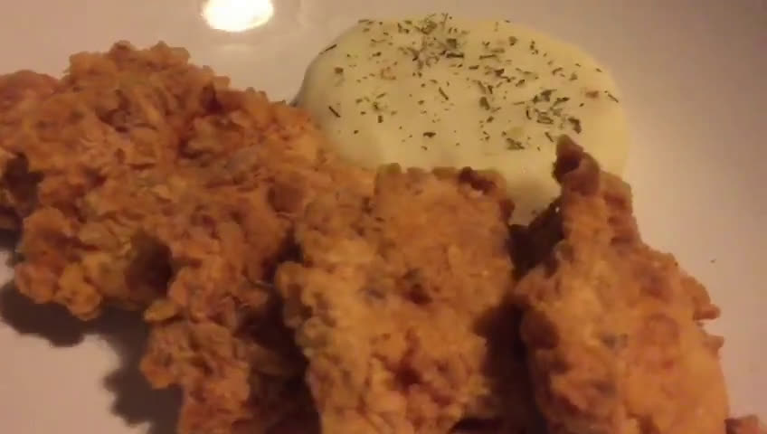 Foto del paso 4 de la receta: Pollo frito🥳
