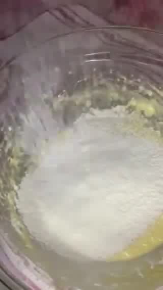 Foto langkah ke 3 dari resep Cornflakes cookies.