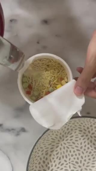 Foto del paso 2 de la receta: Sopa maruchan de elote o maruchalote