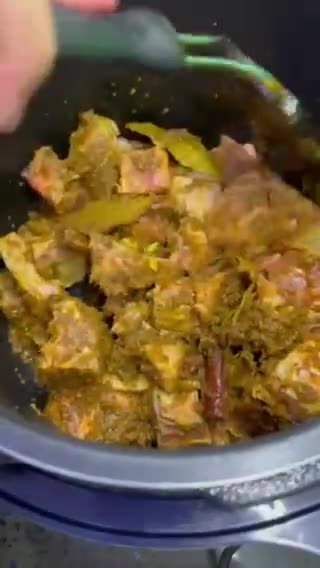 Gambar langkah 3 resipi Nasi Maqlubah Kambing & Terung (Set Lengkap).