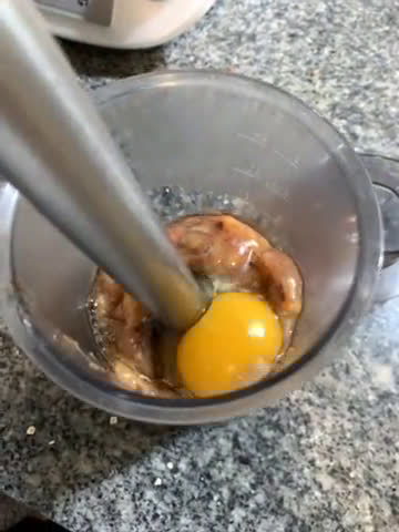 Foto del paso 4 de la receta: Tortitas de avena con fruta madura y canela