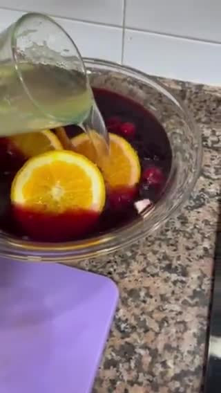 Foto del paso 5 de la receta: Sangría 🍑 🍌 🍋 🥝 🍊